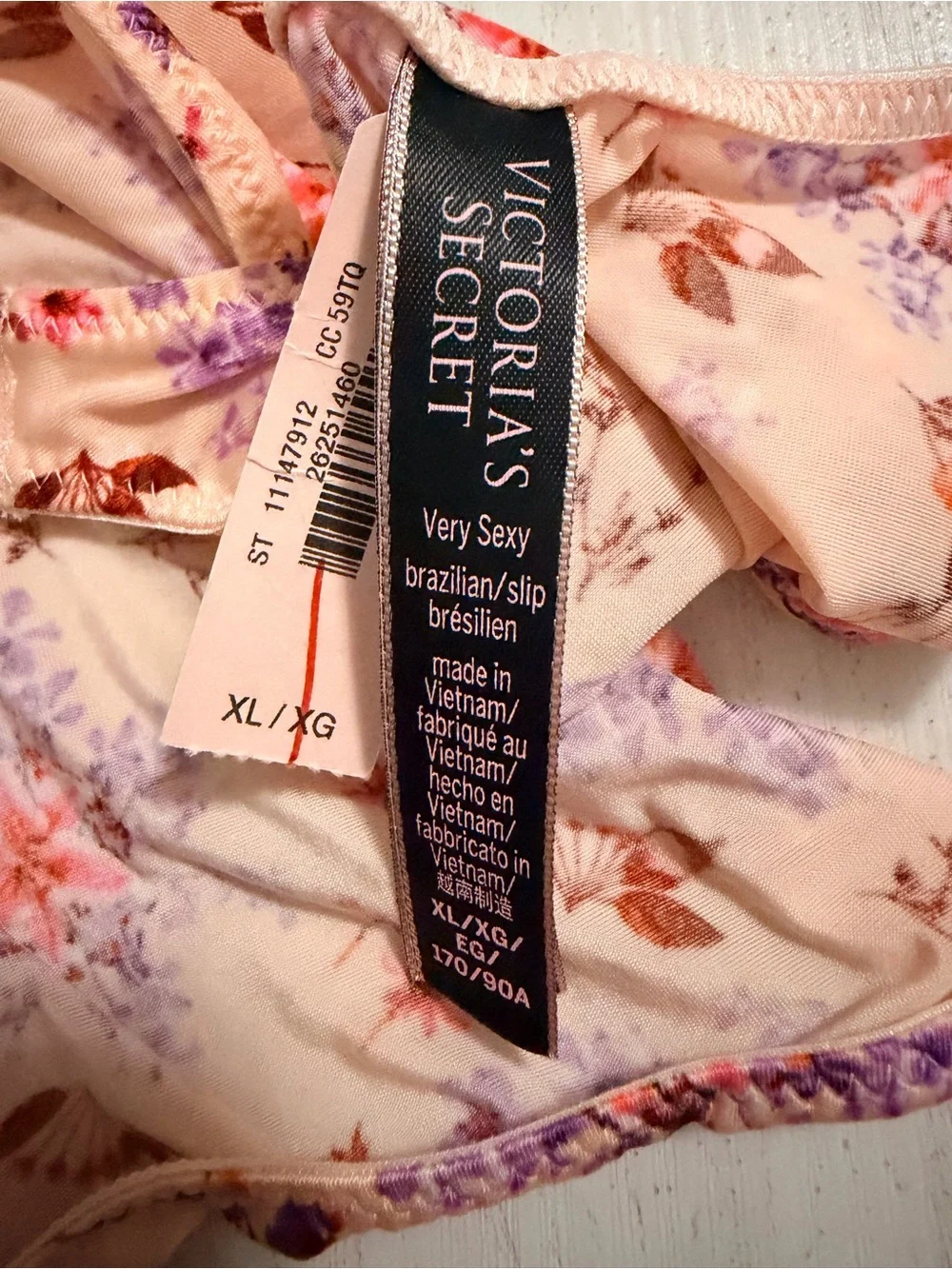 NWT Victoria's Secret Very Sexy Shine Strap Brazilian Panty‎ Sz L Pink Floral